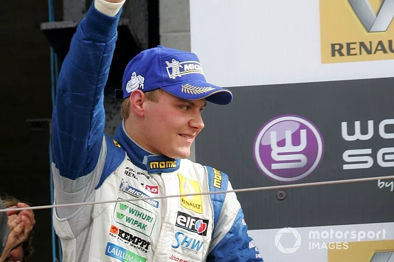 Podium : le deuxième Valtteri Bottas, Motopark Academy