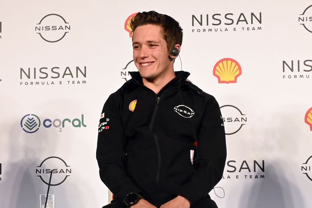 Sacha Fenestraz, Nissan