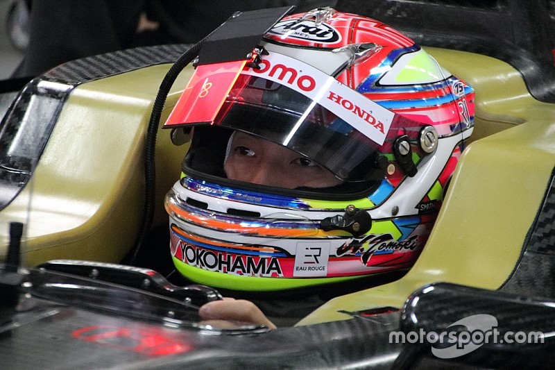 Super Formula team tests innovative visor display