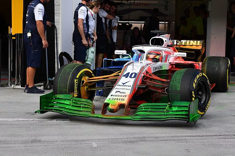 Robert Kubica, Williams FW41, avec de la peinture a&eacute;ro flow-viz sur la voiture