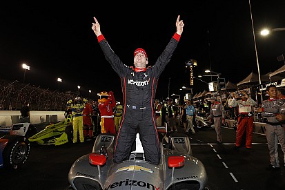 Пауер виграв гонку IndyCar на Гейтвеї і зберіг шанси на титул