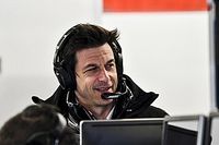Chefe da Mercedes, Wolff compra ações da Aston Martin