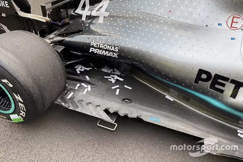 Les d&eacute;g&acirc;ts sur le fond plat de la monoplace de Lewis Hamilton, Mercedes AMG F1 W10