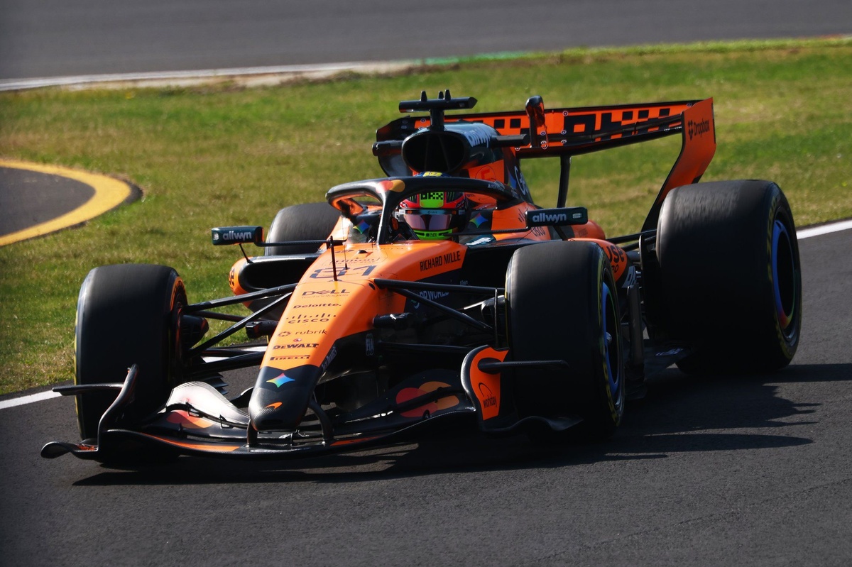 EL2 - Oscar Piastri en poil à gratter des Mercedes ?