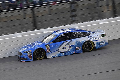 Kenseth centra la pole position alla All-Star Race di Charlotte