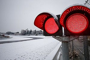 Los equipos de F1 debaten la posibilidad de cerrar a fin de año