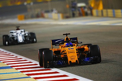 Alonso: McLaren'dan beklenenler gerçekçi değil