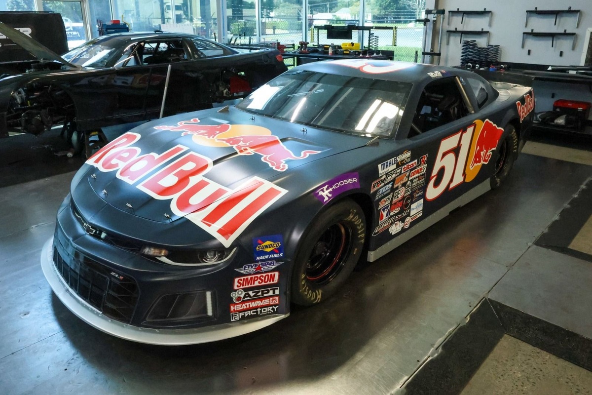 Shane van Gisbergen and Connor Zilisch to Compete in CARS Late Model Tour