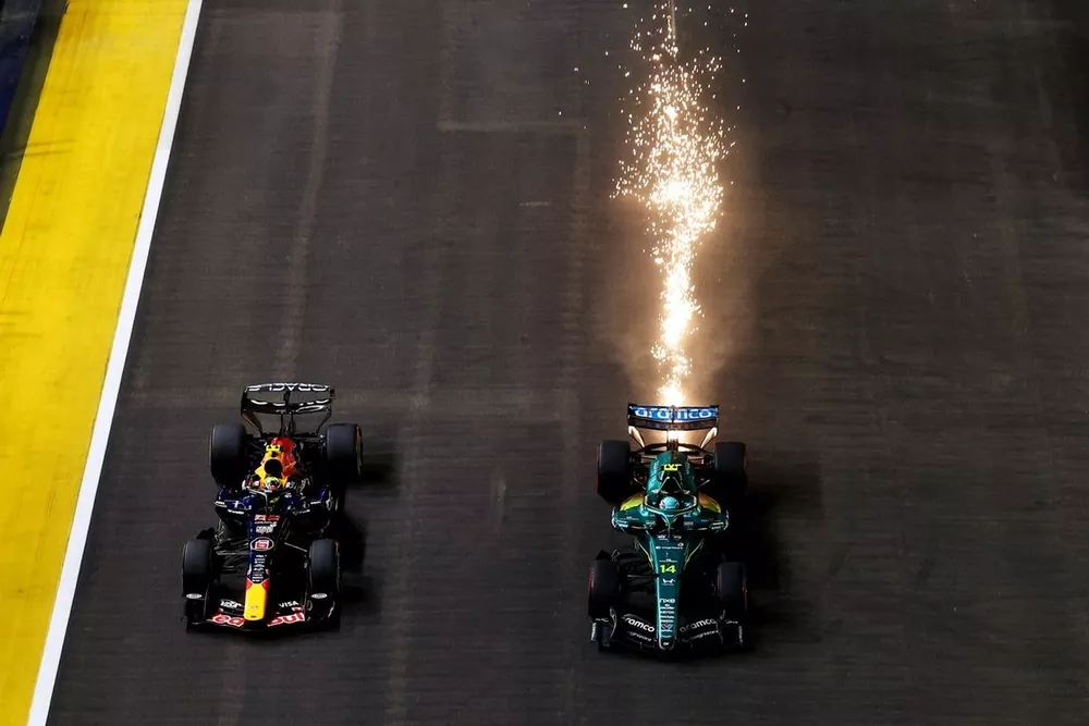Fernando Alonso, Aston Martin Racing, Isack Hadjar, Red Bull Racing