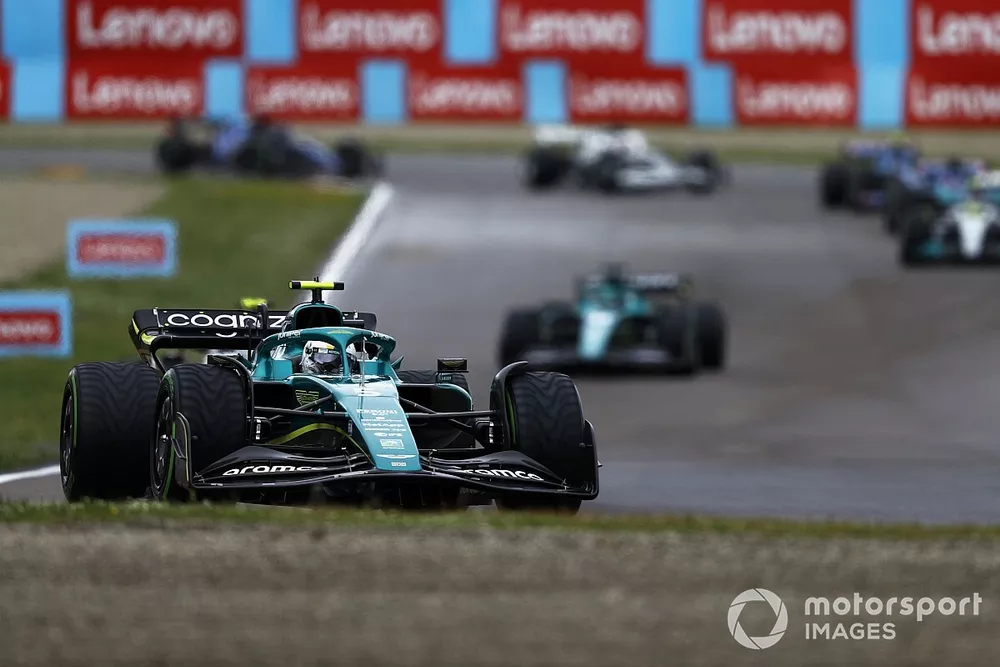 Sebastian Vettel, Aston Martin AMR22, Lance Stroll, Aston Martin AMR22