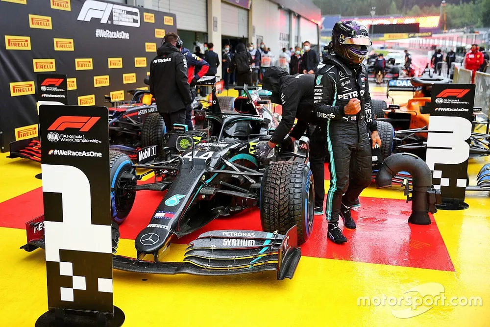 Le poleman Lewis Hamilton, Mercedes