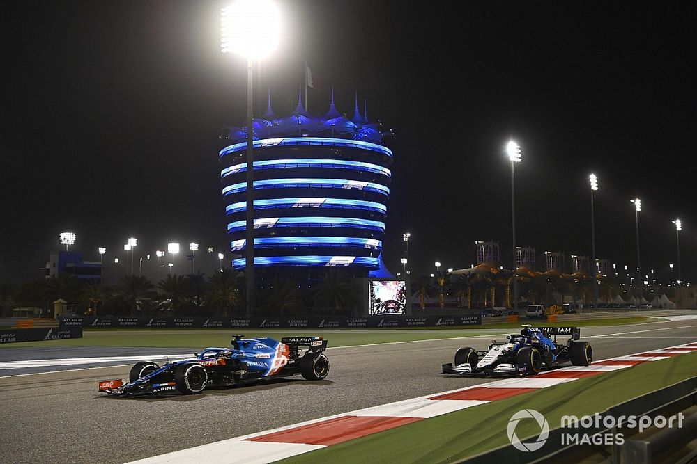 Fernando Alonso, Alpine A521, Nicholas Latifi, Williams FW43B