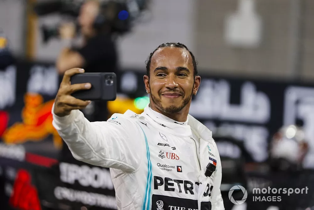 Pole sitter Lewis Hamilton, Mercedes AMG F1 W10