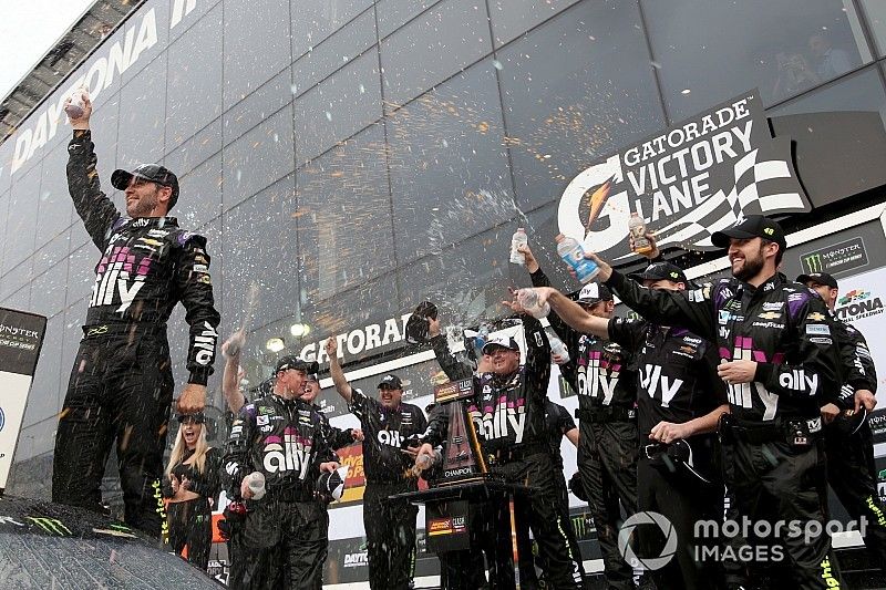 Ganador, Jimmie Johnson, Hendrick Motorsports, Chevrolet Camaro Ally