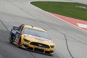 Clint Bowyer: "El segundo lugar no fue malo para como inici&oacute; el fin de semana"