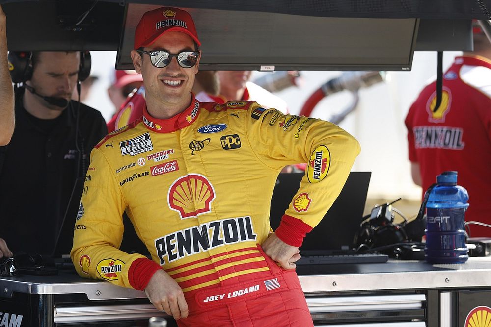 Defending race winner Logano fastest in Gateway practice