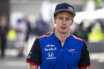 Hartley realised he needed to defend himself
