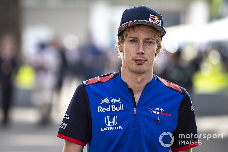 Hartley diz que percebeu que precisava se defender