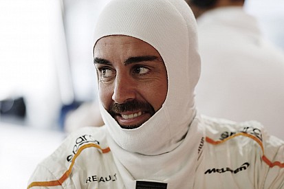 Alonso egy nagyon gyenge McLarenben ül Szuzukában