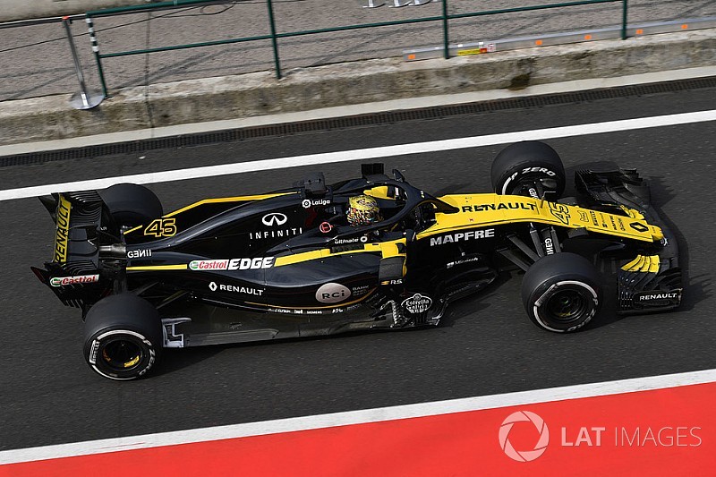 Renault продолжит работать над машиной 2018 года до конца сезона