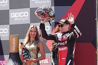 Davies pokonał Reę