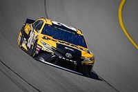 Erik Jones lidera la práctica final y Suárez toca el muro