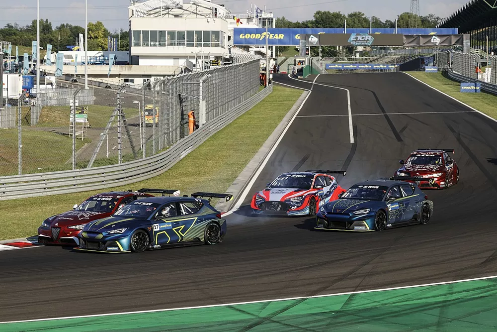 Start action, Adrien Tambay, Cupra EKS, Cupra e-Racer lead