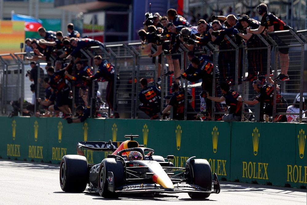 Race winner Max Verstappen, Red Bull Racing RB18