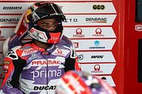 Una infección en la mano operada condiciona a Martín