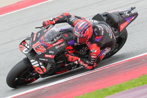 Vi&ntilde;ales quer&iacute;a que Aprilia siguiera con la moto de 2023 este a&ntilde;o