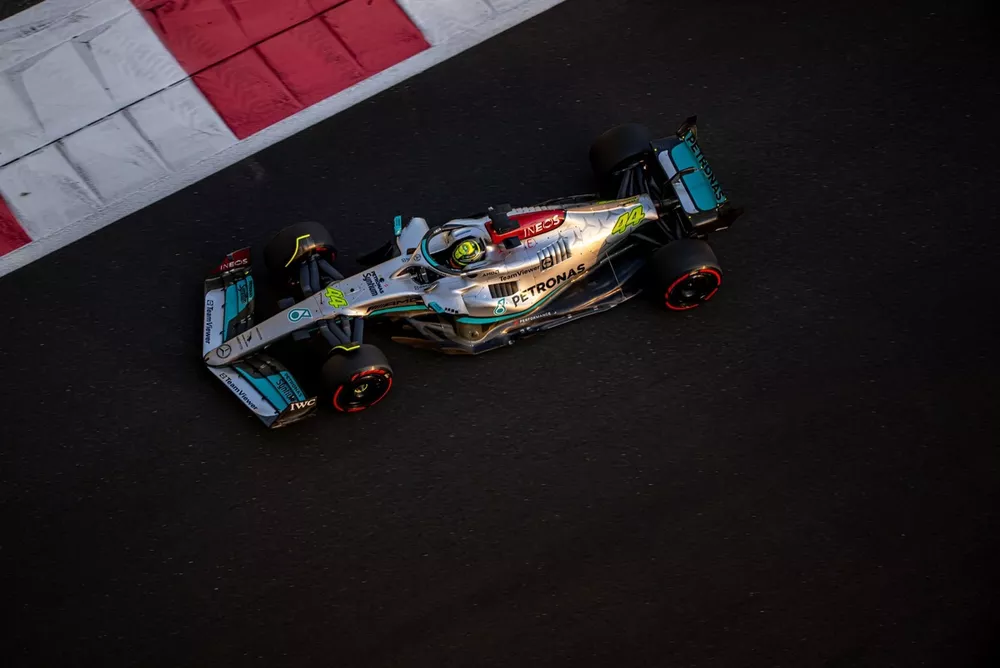 Lewis Hamilton, Mercedes W13 