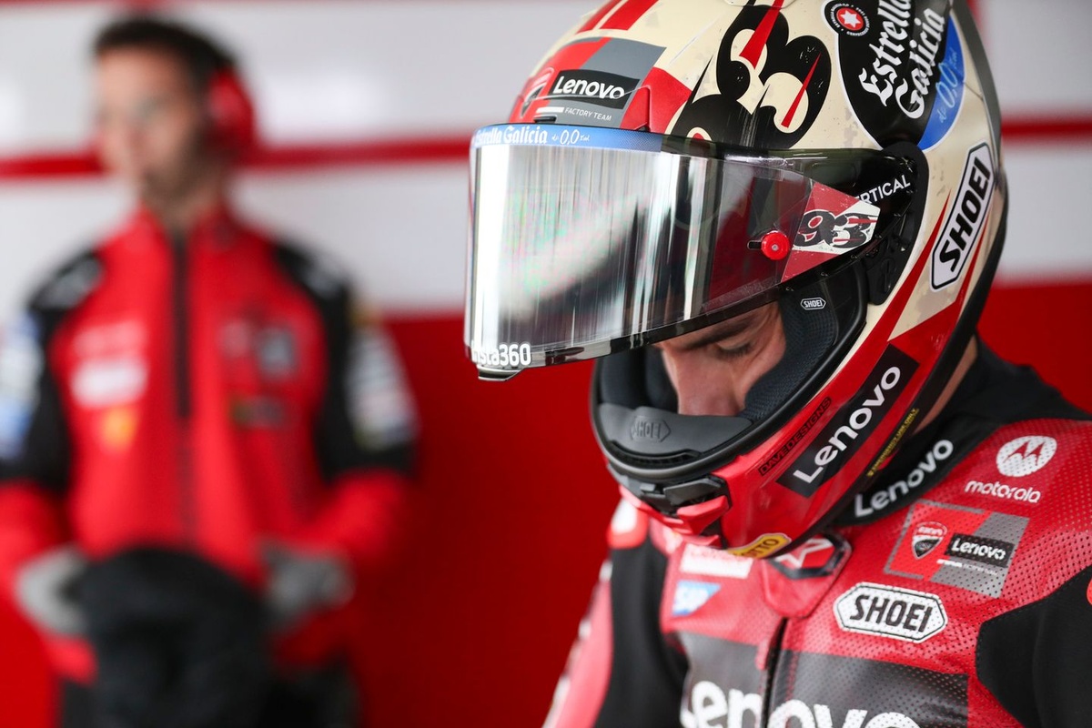 Márquez: "He cometido un error, iba pasado y me he llevado puesto a Diggia. Debo ser penalizado"