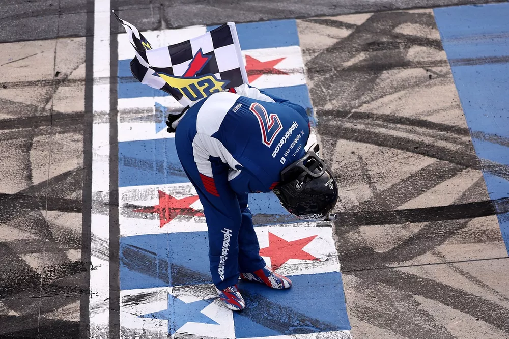 Kyle Busch after Dover win, Spire Motorsports Chevrolet