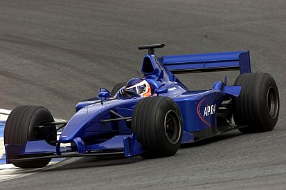 17 éve ezen a napon ért véget a francia álom a Forma-1-ben