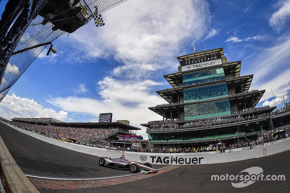 Will Power, Team Penske Chevrolet cruza la meta