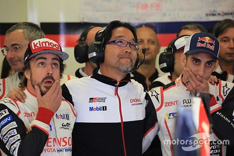 Fernando Alonso, Sébastien Buemi, Hisatake Murata, presidente de Toyota Gazoo Racing