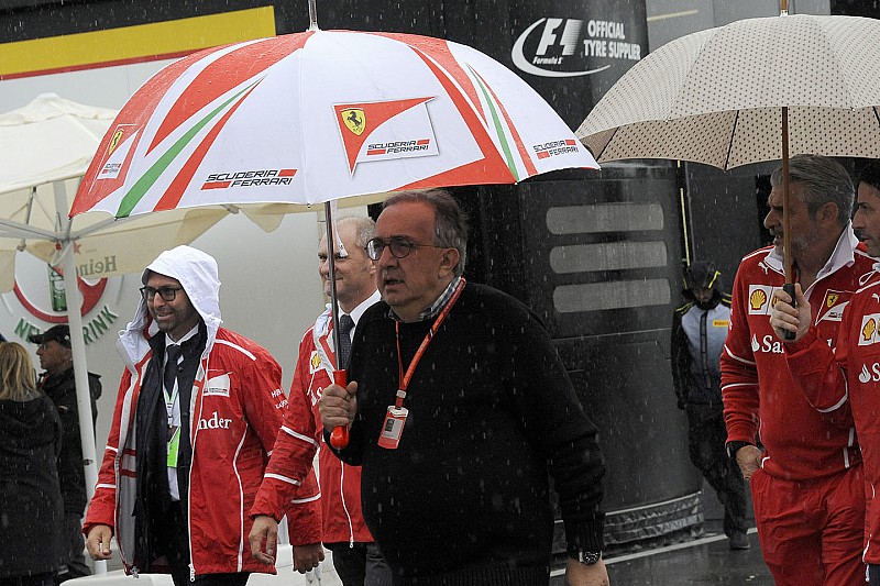 Екс-президент Ferrari Маркіонне впав у кому