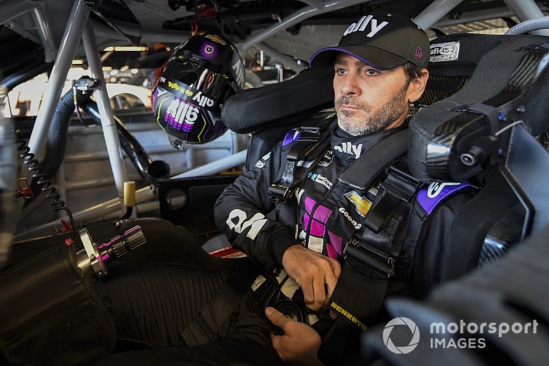 Jimmie Johnson tops Friday's NASCAR Cup practice