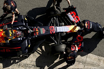 Verstappen aan de kant met versnellingsbakproblemen, Ferrari is klaar