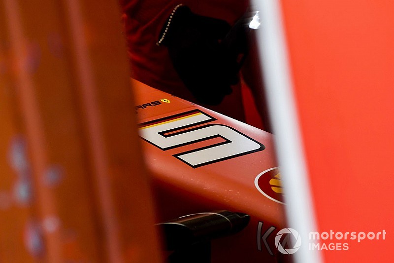 Ferrari: Vettel nel rito del nome ha chiamato Lina la sua SF90