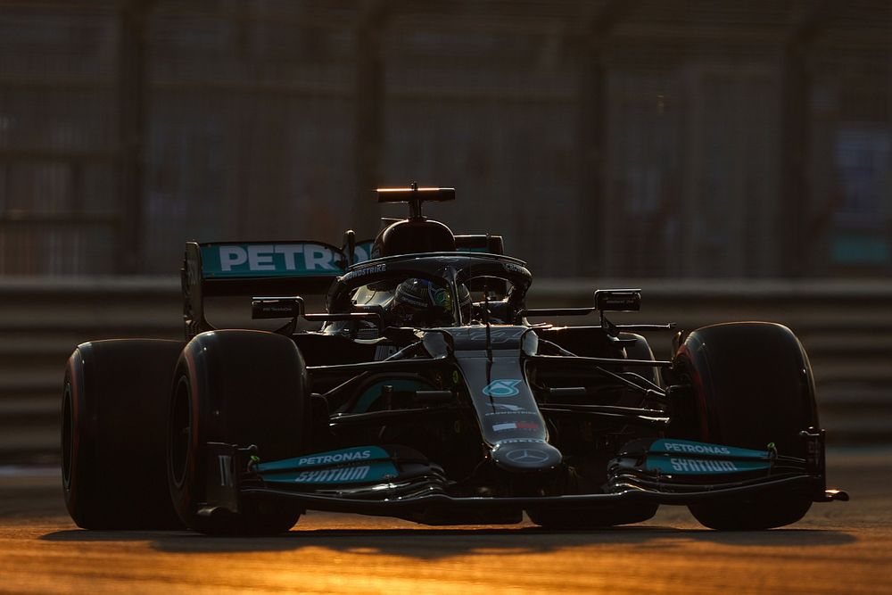 Lewis Hamilton, Mercedes W12