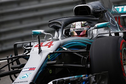 F1, GP Brasile: Hamilton batte Verstappen grazie al "regalo" di Ocon