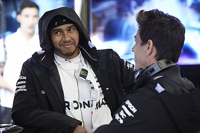 Wolff: Hamilton, mejor dentro y fuera del auto en 2018