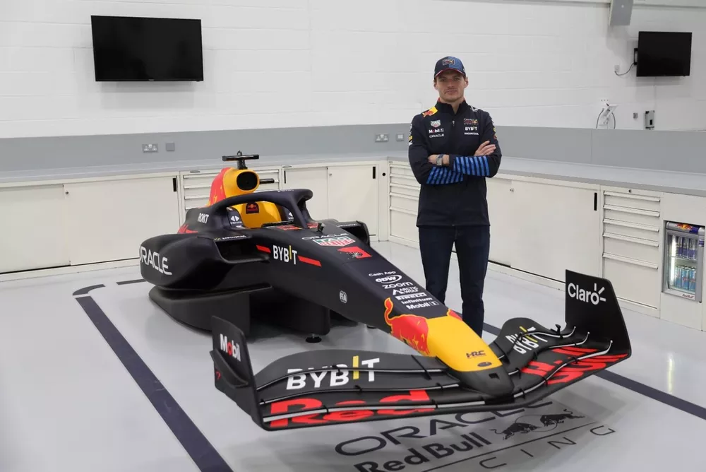 Verstappen Sim.JPG