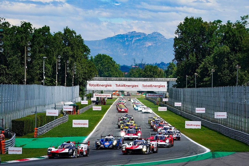 #7 Toyota Gazoo Racing Toyota GR010 - Hybrid: Mike Conway, Kamui Kobayashi, Jose Maria Lopez lead at the start