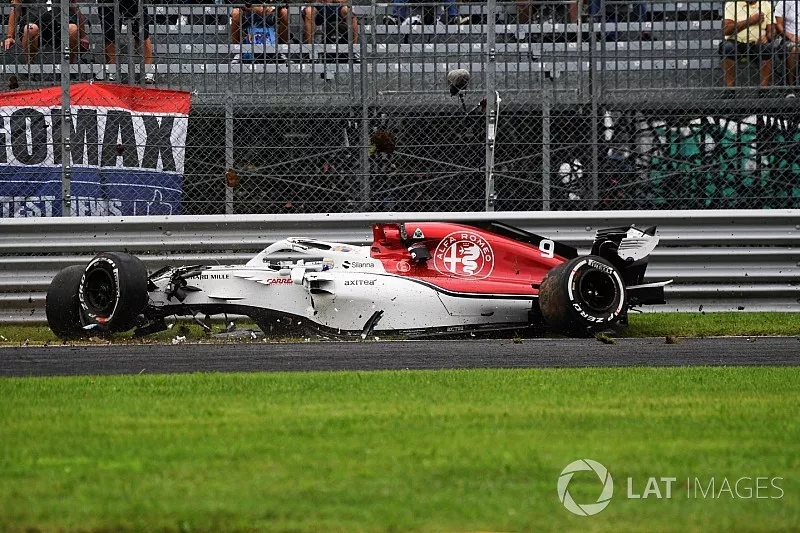 Marcus Ericsson, Sauber C37 crash