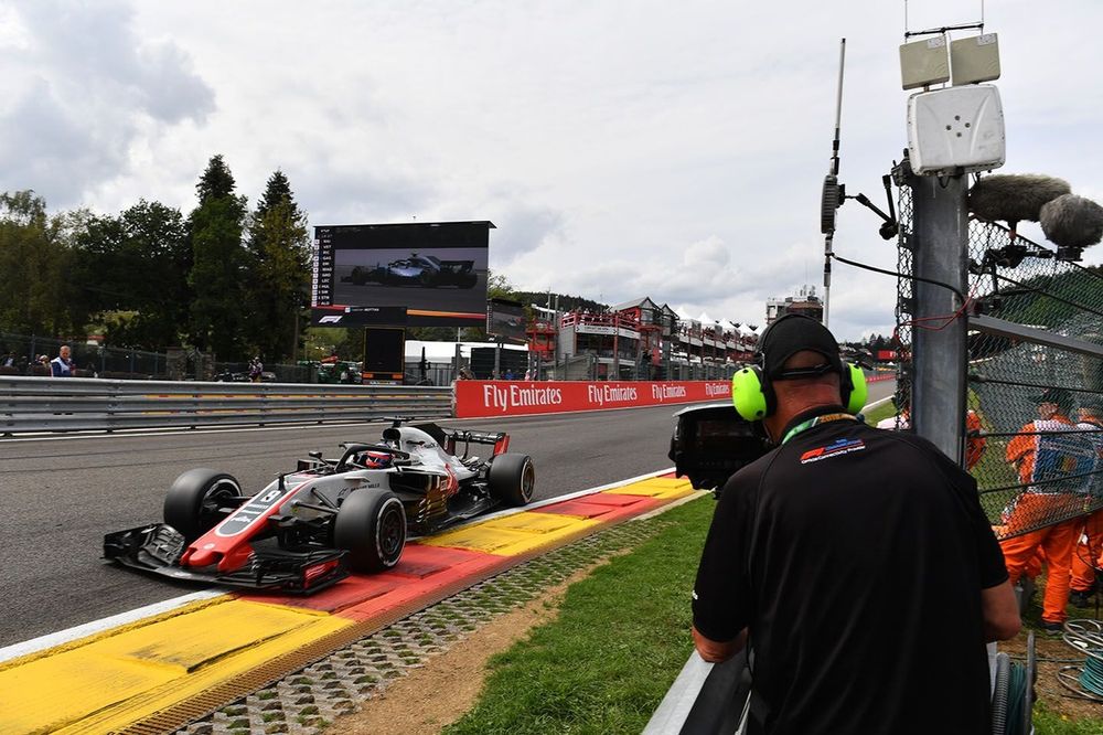 Romain Grosjean, Haas F1 Team VF-18 and cameraman