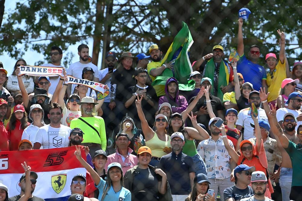 Brazillian GP crowds, fans