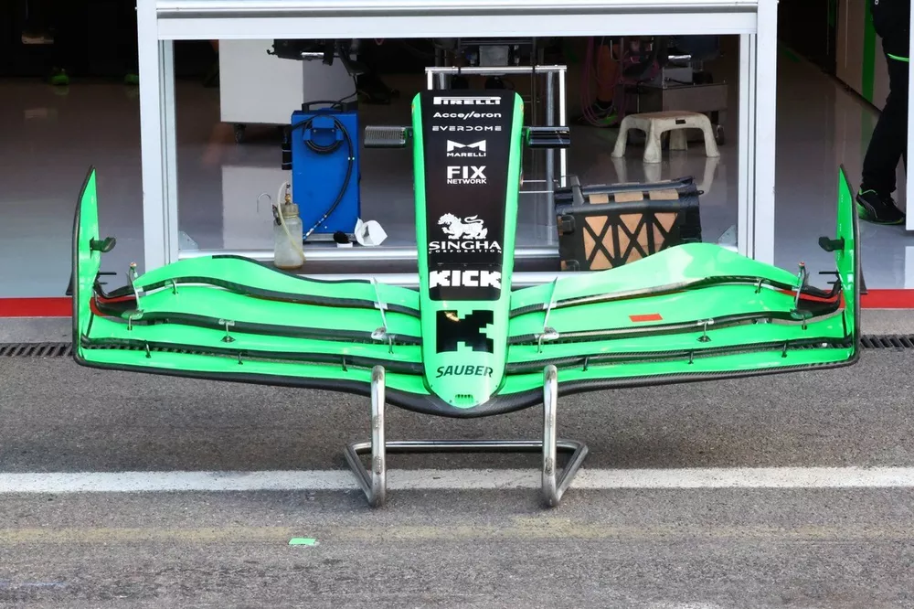 Sauber C44 technisch detail