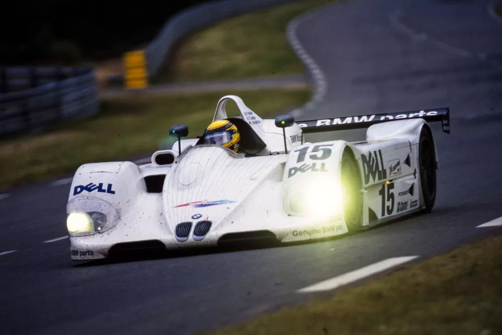 Joachim Winkelhock / Pierluigi Martini / Yannick Dalmas, Team BMW Motorsport, BMW V12 LMR.